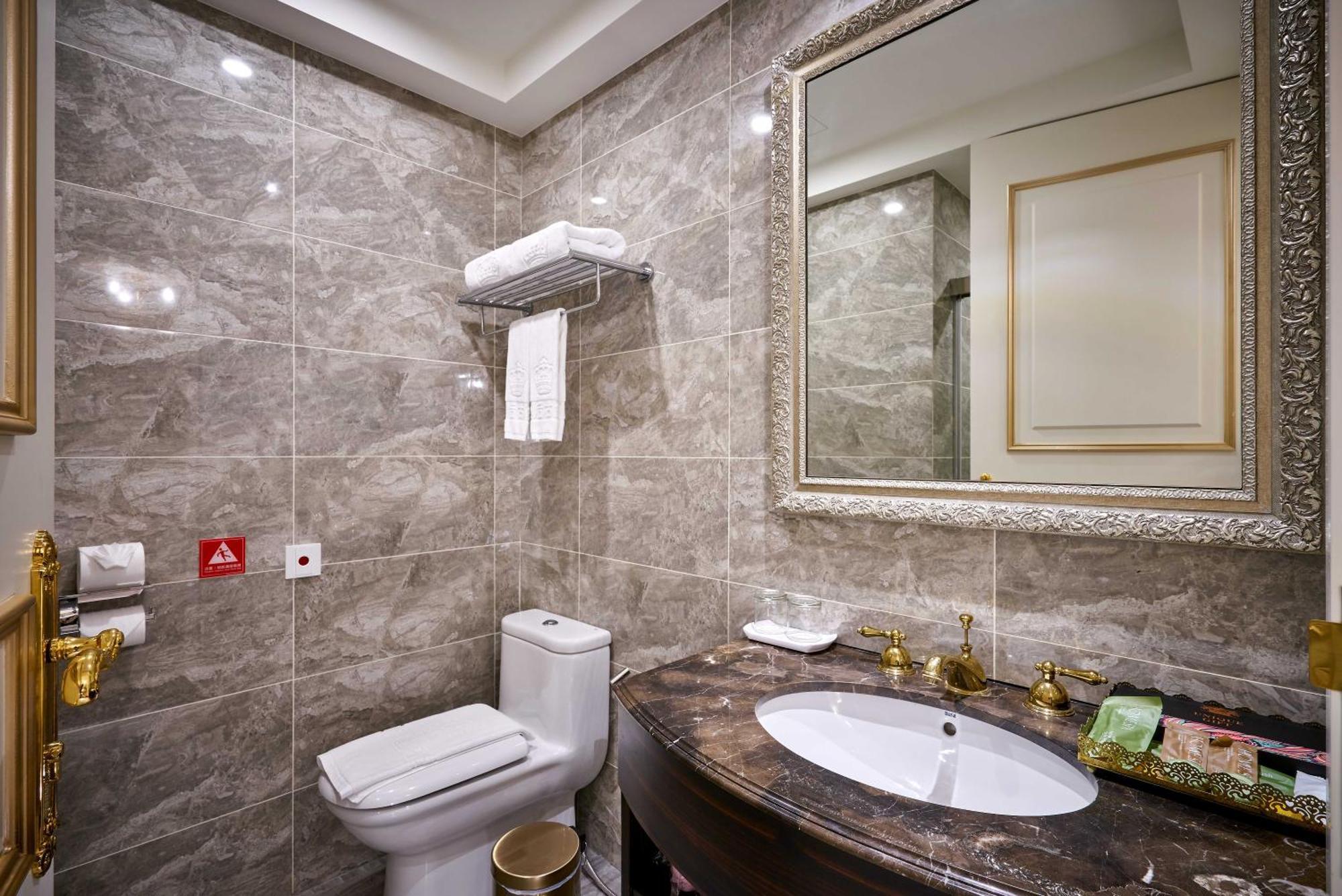 Sun Moon Lake Queen Castle Hotel 日月潭皇后古堡飯店 Yuchi Quarto foto